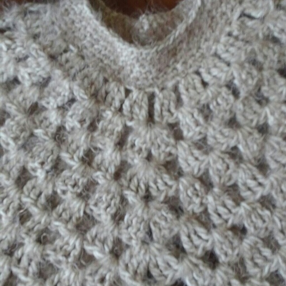 Poncho handmade beige - Picture 3 of 6